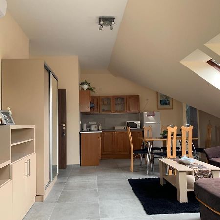 شيوفوك Balaton Kinizsi Apartman المظهر الخارجي الصورة