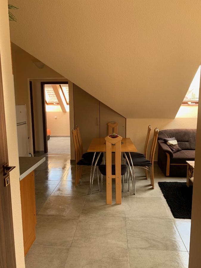 شيوفوك Balaton Kinizsi Apartman المظهر الخارجي الصورة