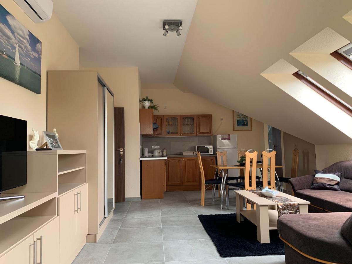 شيوفوك Balaton Kinizsi Apartman المظهر الخارجي الصورة